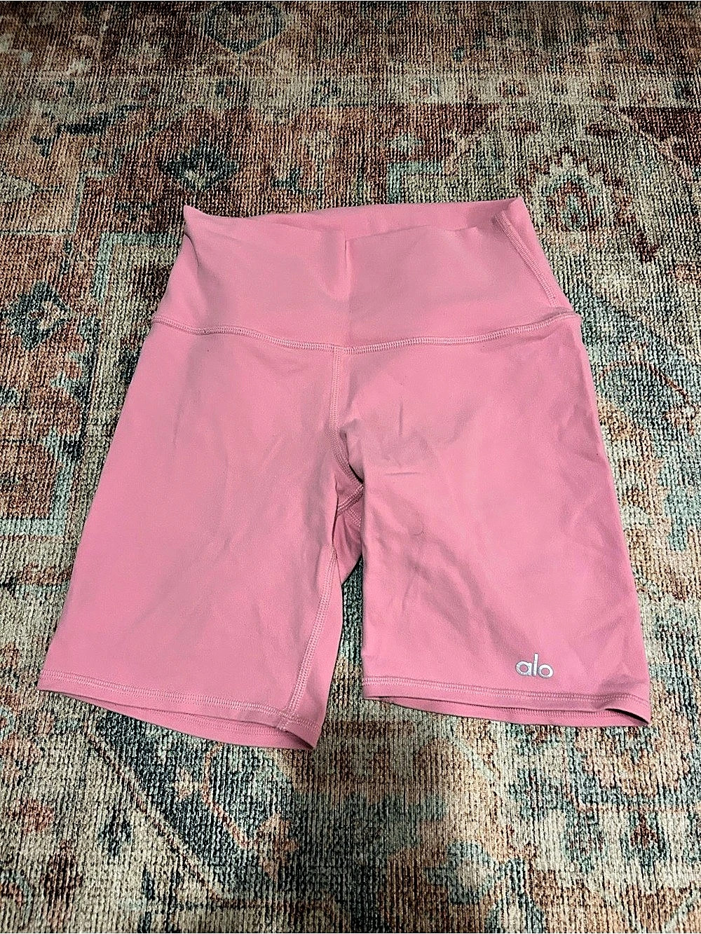 Alo Women's Bike Shorts in Pink Size XS Like New